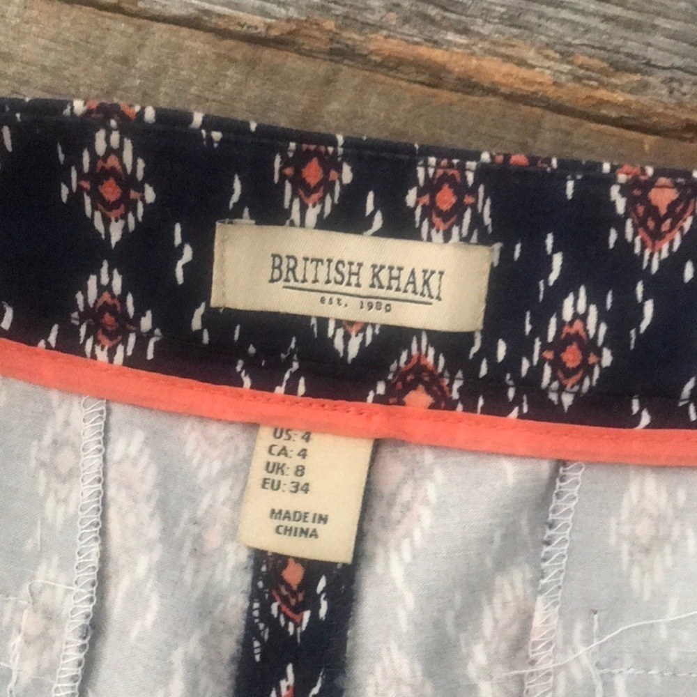 British Khaki Navy and Pink Ikat Short Size 4 - Picture 5 of 6